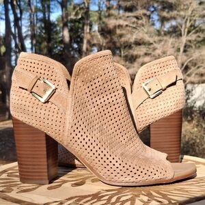Sam Edelman Easton Tan Preforated Suede Peep Toe Ankle Booties Size 9